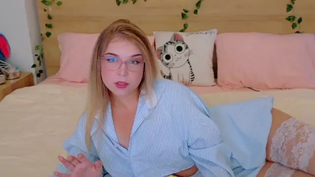 Snapshot of Lilith_Bonheur chatting on November 2025 05:57:01 PM Lilith Bonheur online show from November 2025 05:57:01 PM