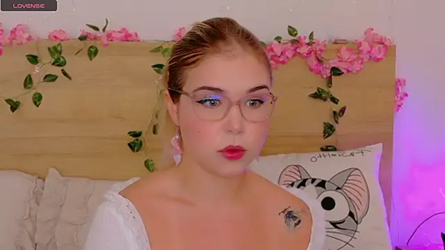 Snapshot of Lilith_Bonheur chatting on November 2025 01:23:01 PM Lilith Bonheur online show from November 2025 01:23:01 PM