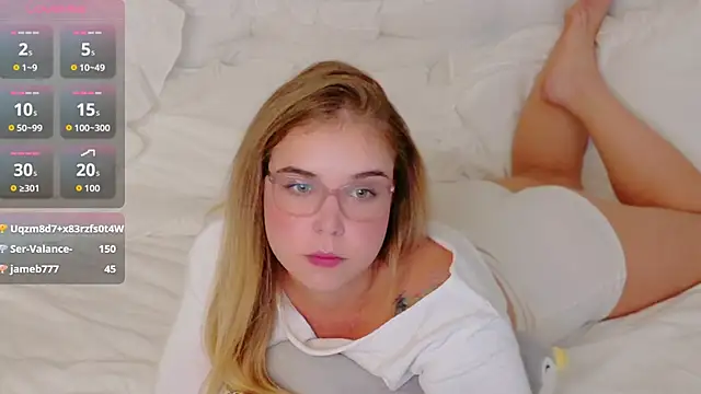 Snapshot of Lilith_Bonheur chatting on December 2025 05:18:02 PM Lilith Bonheur online show from December 2025 05:18:02 PM