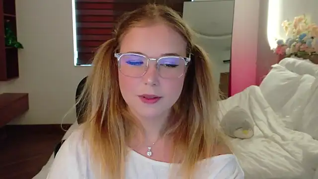 Lilith Bonheur online show from March 2026 03:08:02 AM