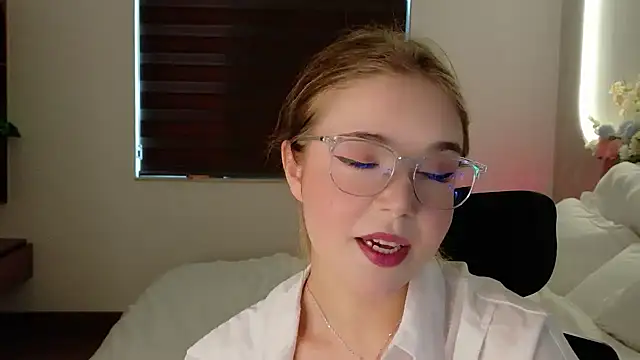 Lilith Bonheur online show from April 2026 09:36:01 AM