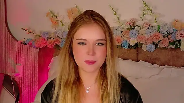 Lilith Bonheur online show from April 2026 08:09:02 PM