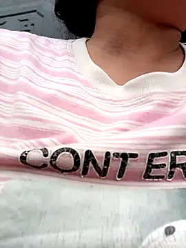 Luyen004 online show from April 2026 02:42:02 AM