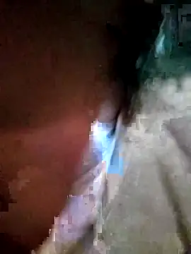 Luyen004 online show from April 2026 09:48:02 PM