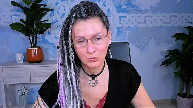 Snapshot of UmaSpace chatting on October 2025 05:06:02 AM UmaSpace online show from October 2025 05:06:02 AM