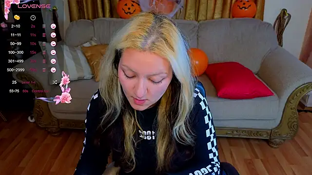 JuicyLullu online show from October 2025 04:42:01 AM