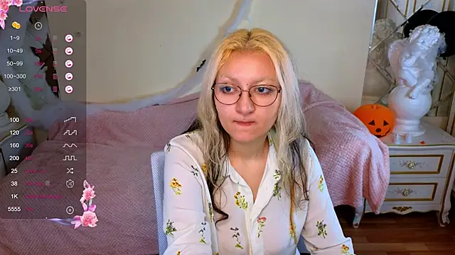 JuicyLullu online show from November 2025 11:20:02 AM