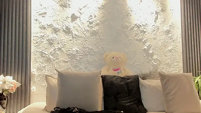 joselin rouse online show from April 2026 12:34:02 PM