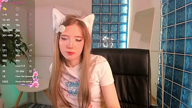 Snapshot of MorgyAsuna_ chatting on November 2025 06:33:01 AM MorgyAsuna online show from November 2025 06:33:01 AM