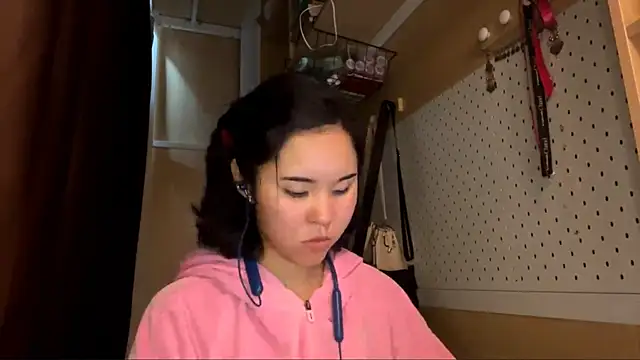 Snapshot of JennyCarpenter chatting on May 2026 05:14:02 AM JennyCarpenter online show from May 2026 05:14:02 AM