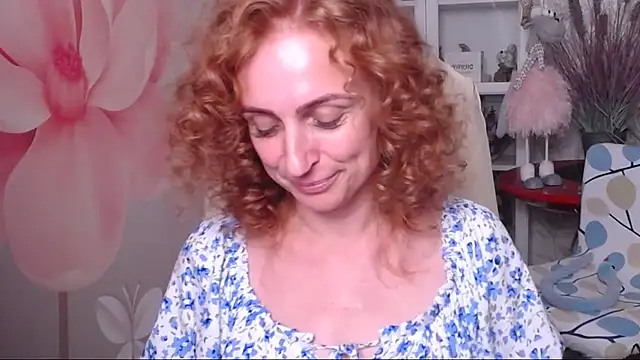 Snapshot of Venus_love1 chatting on June 2026 05:45:01 PM Venus love1 online show from June 2026 05:45:01 PM