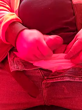 Snapshot of matatan0323 chatting on December 2025 08:50:02 PM matatan0323 online show from December 2025 08:50:02 PM