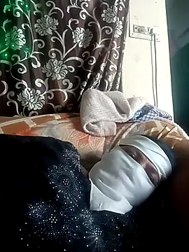 Snapshot of Love-890 chatting on November 2025 08:28:01 AM Love-890 online show from November 2025 08:28:01 AM