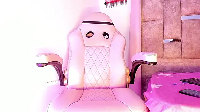 Snapshot of Mia_royal chatting on October 2025 08:27:02 PM Mia royal online show from October 2025 08:27:02 PM