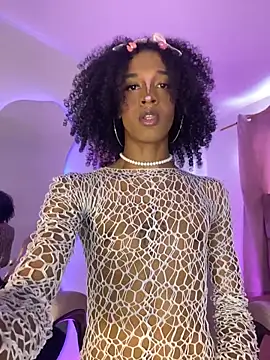 Mia royal online show from March 2026 07:39:01 PM