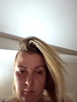 Piccolamonella29 online show from November 2025 08:19:01 PM