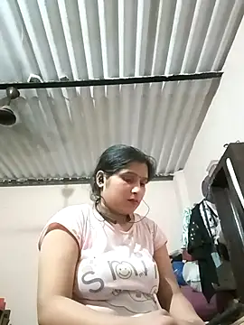 aliya-jaan71 online show from April 2026 05:05:02 PM