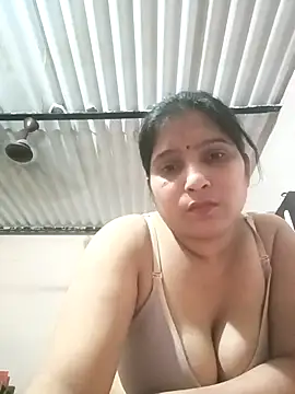 aliya-jaan71 online show from April 2026 07:18:01 PM