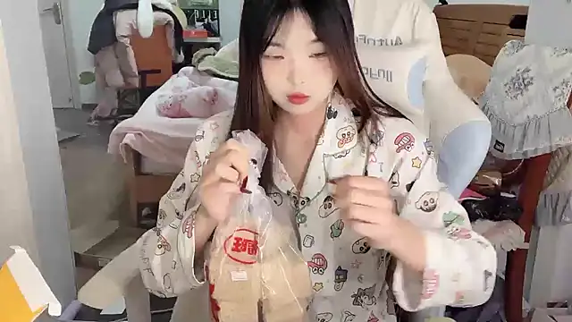 Akong11 online show from December 2025 05:27:01 AM