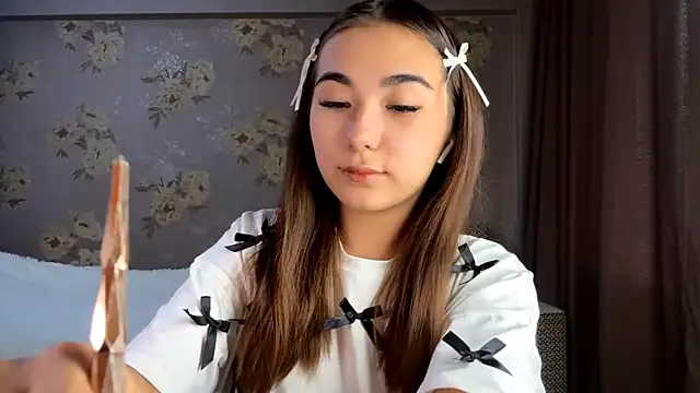 Snapshot of BahaiHeaven chatting on October 2025 08:34:02 AM BahaiHeaven online show from October 2025 08:34:02 AM