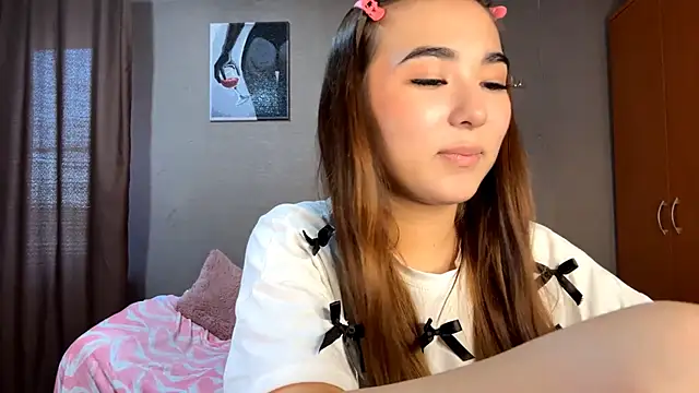 Snapshot of BahaiHeaven chatting on October 2025 08:04:02 AM BahaiHeaven online show from October 2025 08:04:02 AM