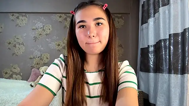 Snapshot of BahaiHeaven chatting on November 2025 11:09:02 AM BahaiHeaven online show from November 2025 11:09:02 AM