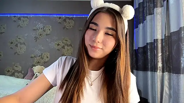 Snapshot of BahaiHeaven chatting on November 2025 12:08:02 PM BahaiHeaven online show from November 2025 12:08:02 PM