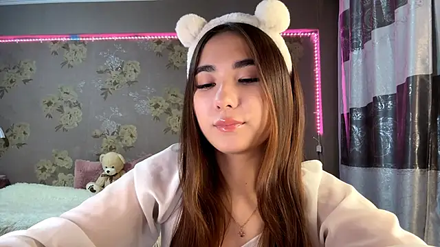 Snapshot of BahaiHeaven chatting on November 2025 11:25:01 AM BahaiHeaven online show from November 2025 11:25:01 AM