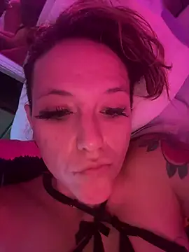 Snapshot of darnette_daisy chatting on November 2025 10:15:02 AM darnette daisy online show from November 2025 10:15:02 AM