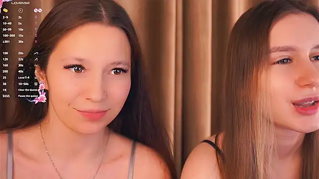 GabrielleLynchard online show from December 2025 07:54:02 PM