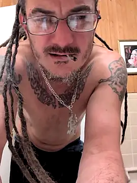 Snapshot of Clownboi17 chatting on November 2025 05:58:02 PM Clownboi17 online show from November 2025 05:58:02 PM