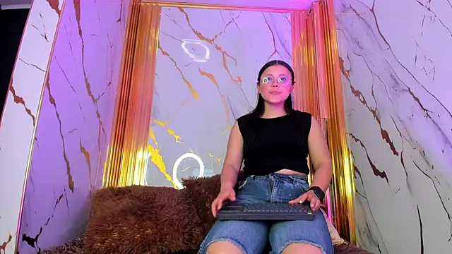 celeste hot   online show from October 2025 07:45:01 PM