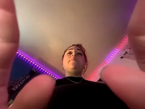 Snapshot of PeridotPrincessOfficial chatting on November 2025 03:16:02 AM PeridotPrincessOfficial online show from November 2025 03:16:02 AM