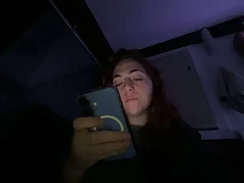 Snapshot of PeridotPrincessOfficial chatting on December 2025 10:37:02 PM PeridotPrincessOfficial online show from December 2025 10:37:02 PM