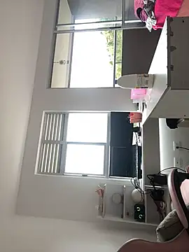 Susy spark online show from October 2025 07:03:02 PM