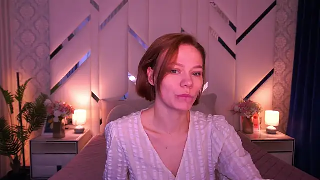 ShyySiren online show from April 2026 07:01:01 AM