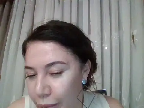 Lomivah online show from November 2025 08:38:02 PM