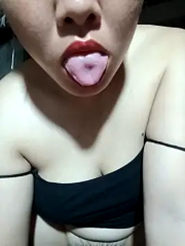 emilyzz online show from April 2026 01:54:01 AM