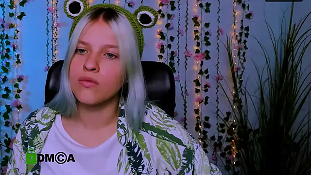 kaela spell  online show from October 2025 01:18:01 PM