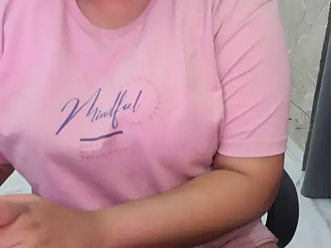 Snapshot of _Ameera_ chatting on November 2025 03:34:02 PM Ameera online show from November 2025 03:34:02 PM