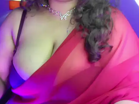 Snapshot of _Ameera_ chatting on December 2025 07:53:02 PM Ameera online show from December 2025 07:53:02 PM