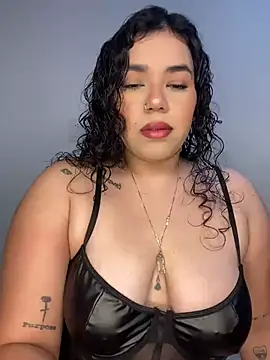 Snapshot of krisstenSantos chatting on November 2025 12:27:02 PM krisstenSantos online show from November 2025 12:27:02 PM