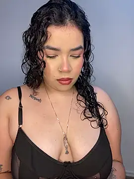 Snapshot of krisstenSantos chatting on November 2025 12:15:02 PM krisstenSantos online show from November 2025 12:15:02 PM