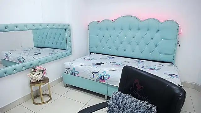 Snapshot of Cordelia_Perlman chatting on November 2025 01:00:02 PM Cordelia Perlman online show from November 2025 01:00:02 PM