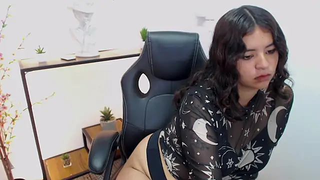 SweetVenuss  online show from October 2025 11:54:02 AM