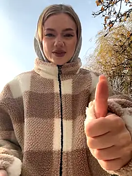 MilaMoone online show from November 2025 11:25:01 AM