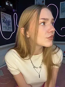 MilaMoone online show from March 2026 12:45:01 PM