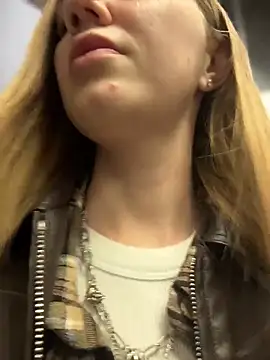 MilaMoone online show from April 2026 09:34:01 AM