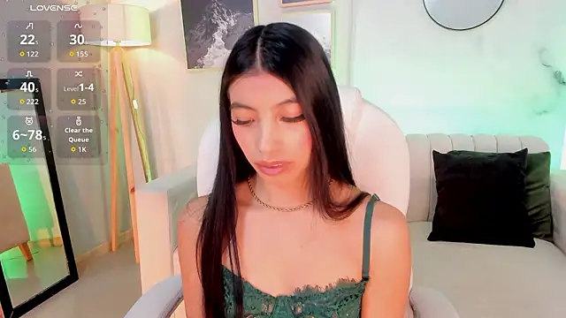 Tiffany Low online show from February 2026 02:47:02 PM