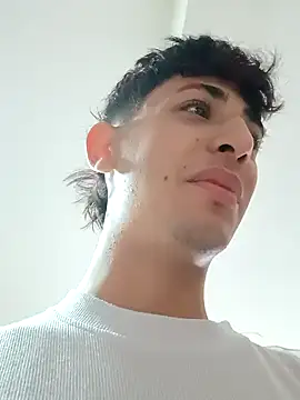 Snapshot of j_martony chatting on September 2025 02:22:02 PM j martony online show from September 2025 02:22:02 PM